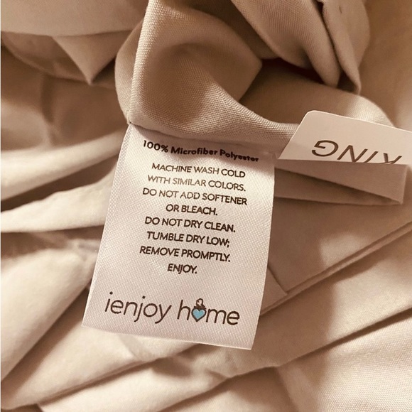 Solid 3-Piece King Duvet Cover Set in Light Grey - Picture 4 of 5